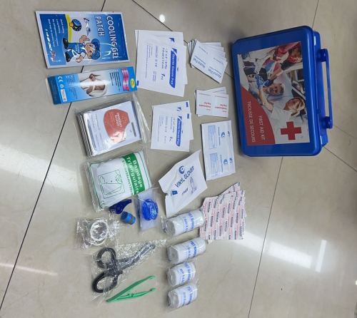 家用急救箱便携式应急包车载旅行必备急救包