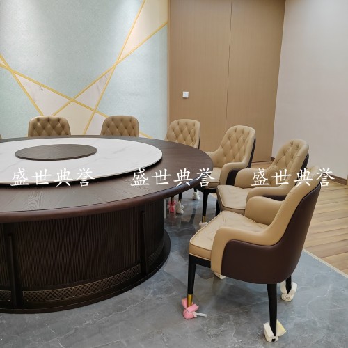 qujing five-star hotel solid wood dining table and chair restaurant compartment light luxury solid wood chair high-end club soft bag bentley chair