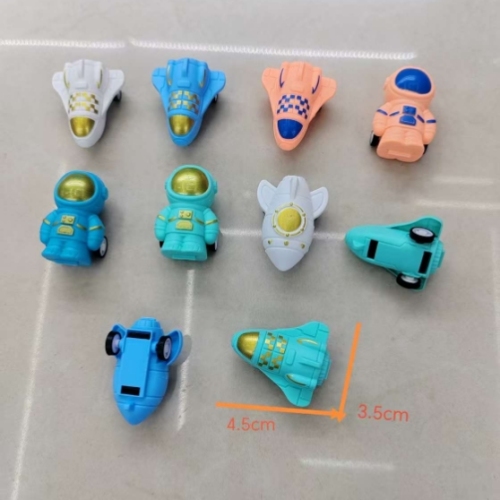 多色两款回力飞机太空人玩具