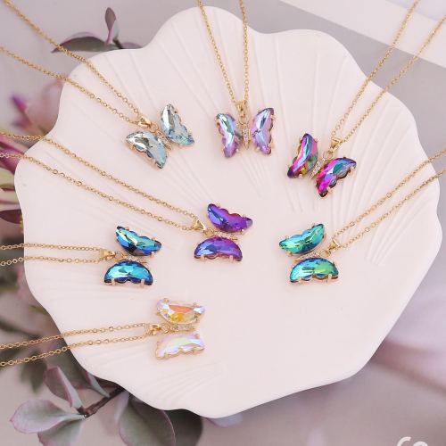 2024 new european and american gradient butterfly necklace for women stylish pendant personalized clavicle chain women