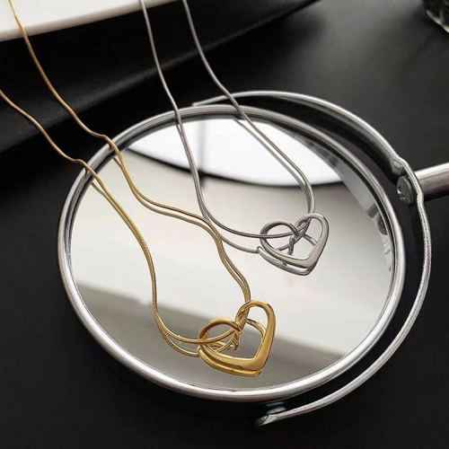 titanium steel no fading love necklace for women affordable luxury fashion simple snake bones chain short heart-shaped hollow clavicle chain fashion 1