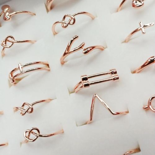 titanium steel ring jewelry rose gold men‘s and women‘s ring color retaining small jewelry stainless steel popular ring