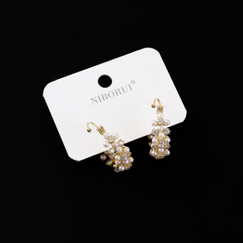 法式气质轻奢高级感个性珍珠锆石耳扣复古甜美小众设计感时尚耳环