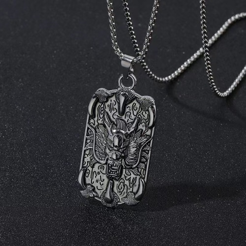 新款潮男个性不撞款龙牌吊坠 复古霸气男士项链 设计感锁骨链批发