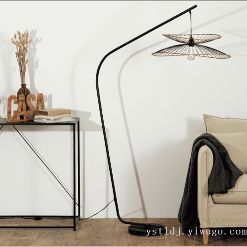 Modern Iron Wire Shaped Petals Iron Droplight Personality Bedside Lamp Clothing Store Decoration Ambience Light Table Lamp Floor Lamp