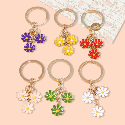 Custom Hot Selling Zinc Alloy Metal Soft Enamel Daisy Flower Keychain For Women Girls Purse Accessories