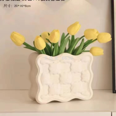 Simple Modern Creative Biscuit Vase Decoration Niche Living Room Illustration Light Luxury Decorations
