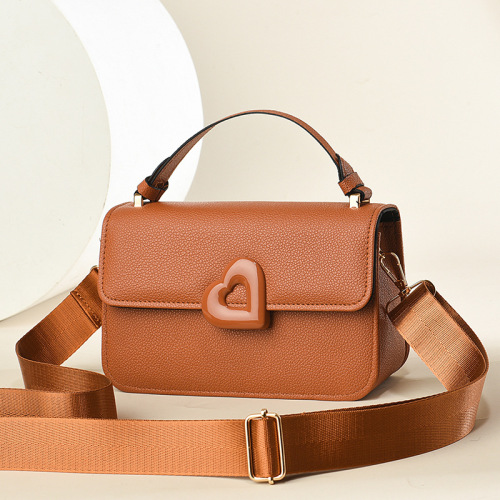 【工厂直销】包百搭爱心五金装包斜挎包包流行时尚腋下包包实用款