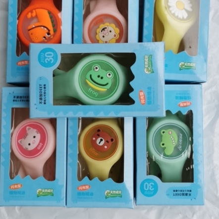 本厂有大量供应驱蚊扣，驱蚊表，驱蚊贴，欢迎新老客户来下单。