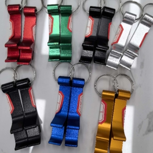 本店供应铝合金质开瓶器带钥匙圈，可分很多颜色或者定色。