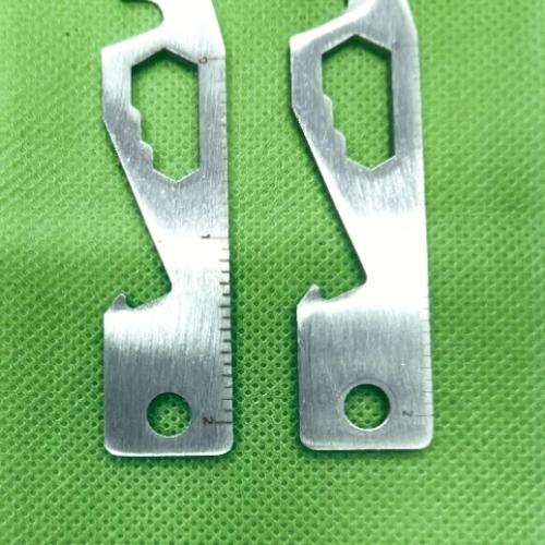 本店有新型款带开瓶器多功能，啤酒开，产品尺寸大小长饾可以定做