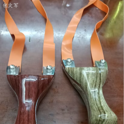 Factory Price Supply Outdoor Martial Arts Shooting Craft Supplies Imitation Wood Avant-Garde Art Slingshot