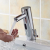 360 ° Universal Washbasin Faucet Elegant Black 360 ° Top Dispensing Mouthwash Faucet Copper Electroplating Sensor Faucet