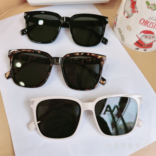 新款大框方形墨镜女防紫外线大脸显瘦太阳镜男士