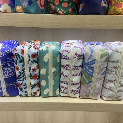 high quality flannel printing cosmetic bag pencil case large capacity spot customizable 23527 deshi