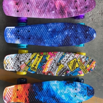 Factory Direct Sales 22-Inch Single-Sided Watermark Graffiti with Light Children‘s Skateboard Scooter Walking Fish Skateboard
