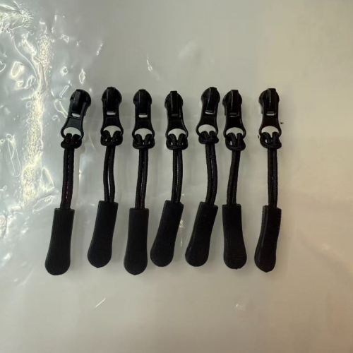 义乌市华大压铸洪宇拉链厂家直销3#尼龙有保 有毛圆片挂毛毛虫