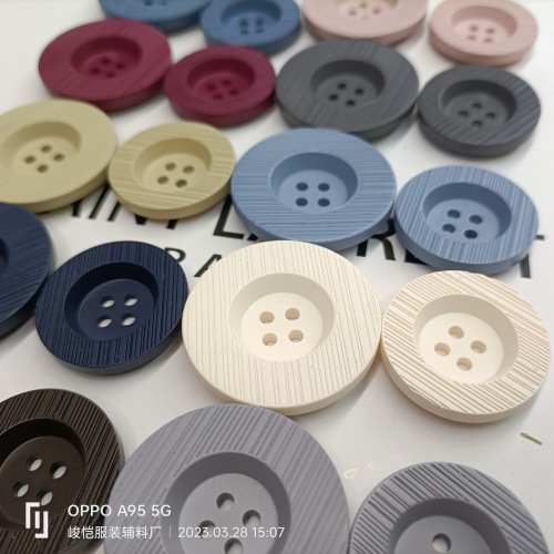 纽扣圆形树脂扣子毛呢大衣风衣外套扣子女毛衣开衫四眼大号百搭扣