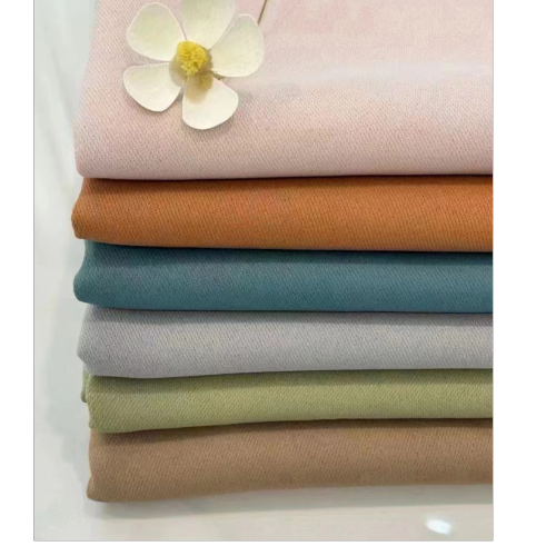 厂家直销新款窗帘化纤涤纶全遮光窗帘卧室客厅多种款式多种颜色