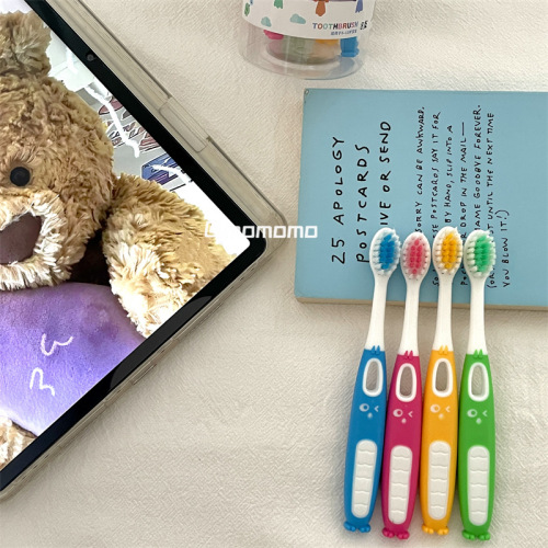 高档儿童软毛牙刷家庭装3-12岁学生家用可爱卡通网红爆款牙刷批发