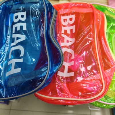 The manufacturer produces PVC wash bag, mixed colors, 600 pieces per piece