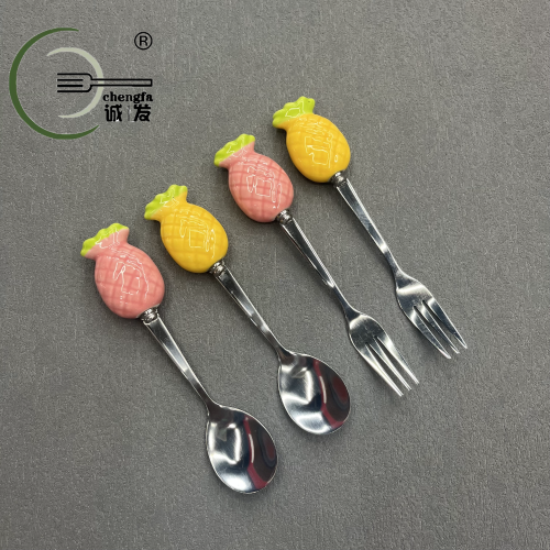 [Chengfa] Cartoon Pineapple Ceramic Spoon Fork Children‘s Portable Tableware Fork Spoon Kitchen Supplies