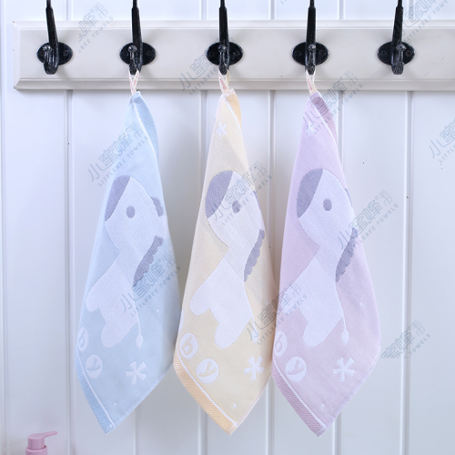 bamboo fiber gauze towel carrying cartoon pattern towel super bee towel item no： 111