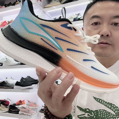 spring 2023 new soft bottom ice silk mesh breathable running shoes trendy versatile men‘s casual sneakers