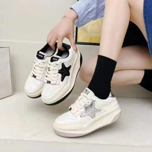 Xiangchen Thick Bottom Star Pattern Sneakers Women‘s 2023 New Summer and Autumn Versatile Fashionable Ins Casual Sneakers Soft Bottom White Shoes
