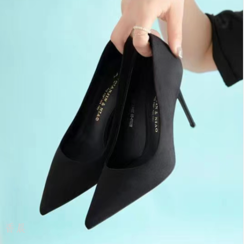 Xiangchen 2023 New Summer High Heels Women‘s Black Thin Heel Dignified Sense of Design Niche Skirt Pumps