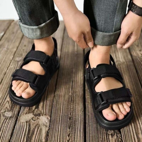 slippers men‘s summer 2024 new outdoor anti-slip thick bottom handsome trendy flip flops beach slippers