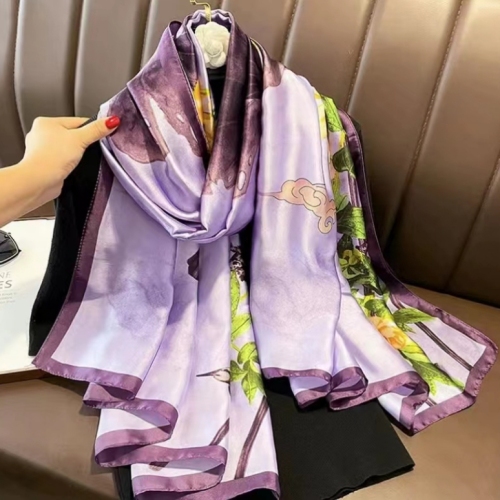 New Fashion Summer Sunscreen Beach Towel Women‘s Silk Scarf Oversized Seaside Vacation Outdoor temperament Scarf Air Conditioning Shawl