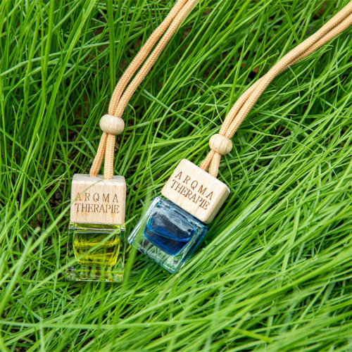 挂绳车载香薰玻璃瓶木盖小四方香薰汽车挂绳室内挂件空气清新剂