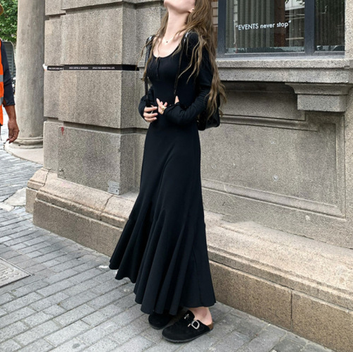 lost autumn hong kong style women‘s black temperament base dress 2023 autumn and winter new slimming high fishtail dress