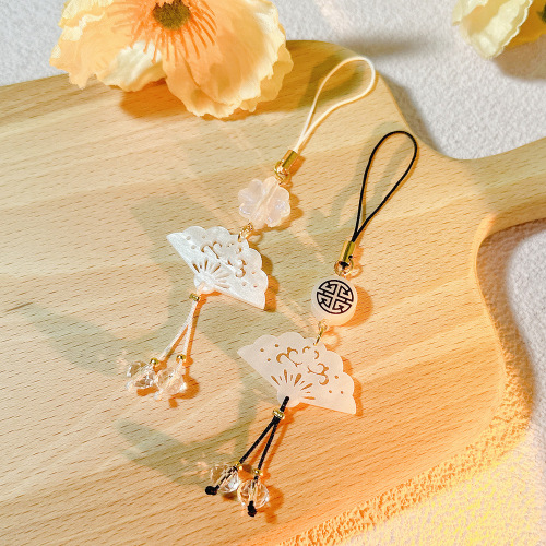 live broadcast same style antique accessories clover white shell fan mobile phone charm decorative mobile phone pendant bag pendant wholesale