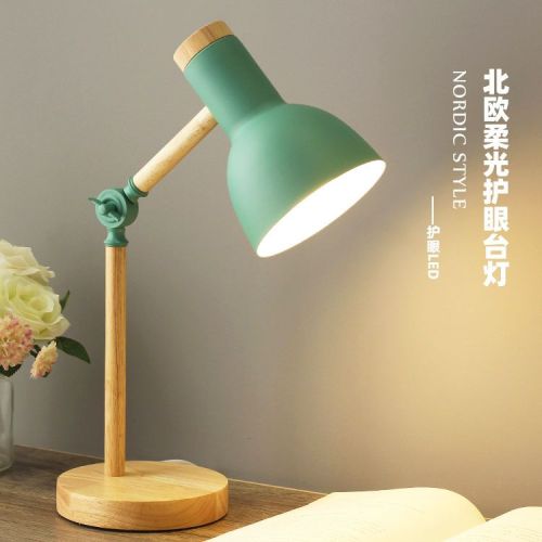 台灯护眼书桌大学生学习北欧ins卧室简约木艺床头灯LED创意插电式