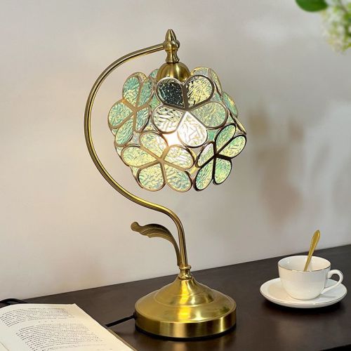 2025新款轻奢高级台灯现代简约卧室床头灯温馨复古小夜灯房间装饰