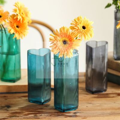 European Style Fresh Vertical Bar Glass Vase Heart Shaped Hydroponic Flowers Vase Dining Table Living Room Decoration Utensils