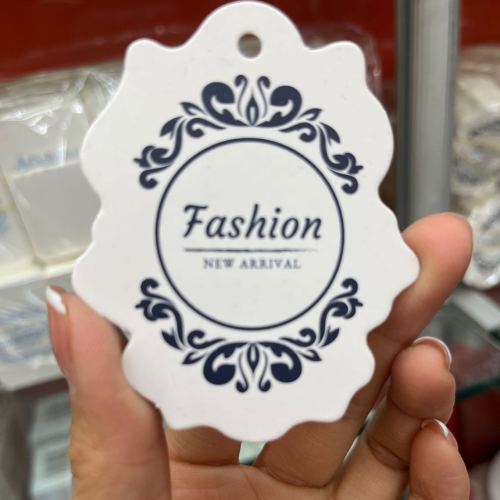 in stock， can be customized tag