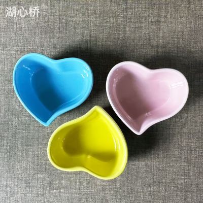 Multi-Color Ceramic Heart-Shaped Dipping Sauce Dishes, Sidedish Bowls with Creative Design, Professional Tableware for Restaurants, Hotels, Buffets, Events, Weddings, and Household Use