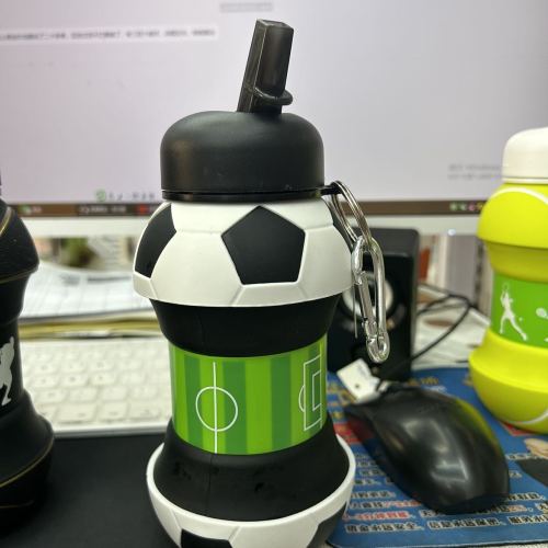 cross-border hot outdoor sports bottle creative portable anti-fall leak-proof children student football silicone folding cups