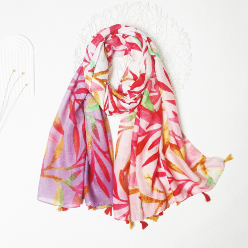women‘s silver silk gradient leaves printed tassel scarf can be used as holiday beach towel
