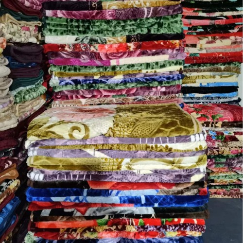 厂家直销2023新款单层双层拉舍二等加厚压花毛毯出口中东毛毯外贸