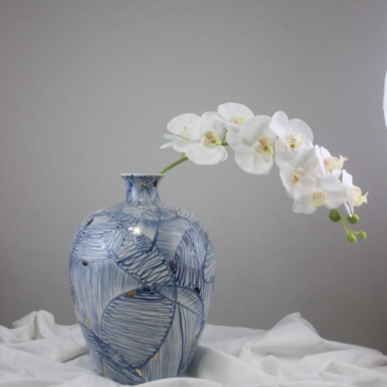 景德镇高温纯手工绘制花瓶，纯手工描金