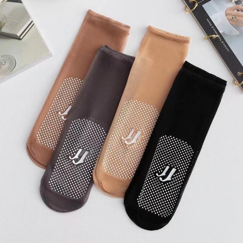 invisible crystal socks ultra-thin seamless glue dispensing non-slip massage footbed short stockings transparent shallow mouth tube socks spring and summer new