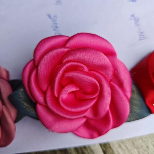 精品色丁烧边花，头饰花，饰品花