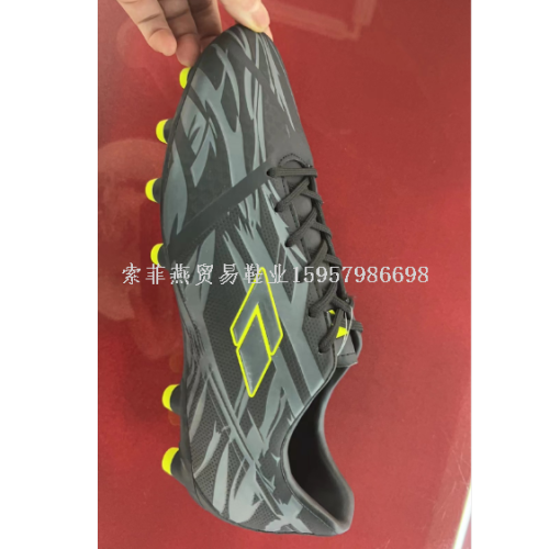 Wholesale Authentic New Summer Breathable Children‘s Football Shoes Training Shoes Primary School Men‘s Football Shoes Football Boots Women