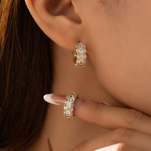 c形镀真金镶锆石耳环简约气质百搭通勤女耳钉批发几何轻奢