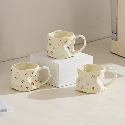 陶瓷杯卡通小碎花大容量高颜值咖啡杯水杯子伴手礼创意手捏马克杯