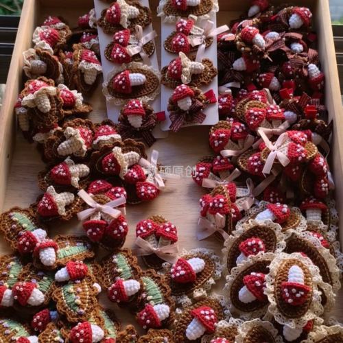 秋硕纯手工钩织蕾丝蘑菇毛线发夹儿童女孩复古风手工刺绣边夹少女